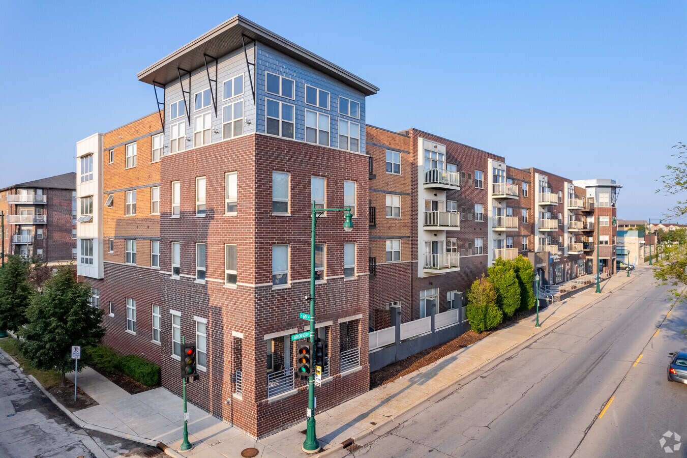 65016519 W Greenfield Ave, West Allis, WI 53214 Six Points