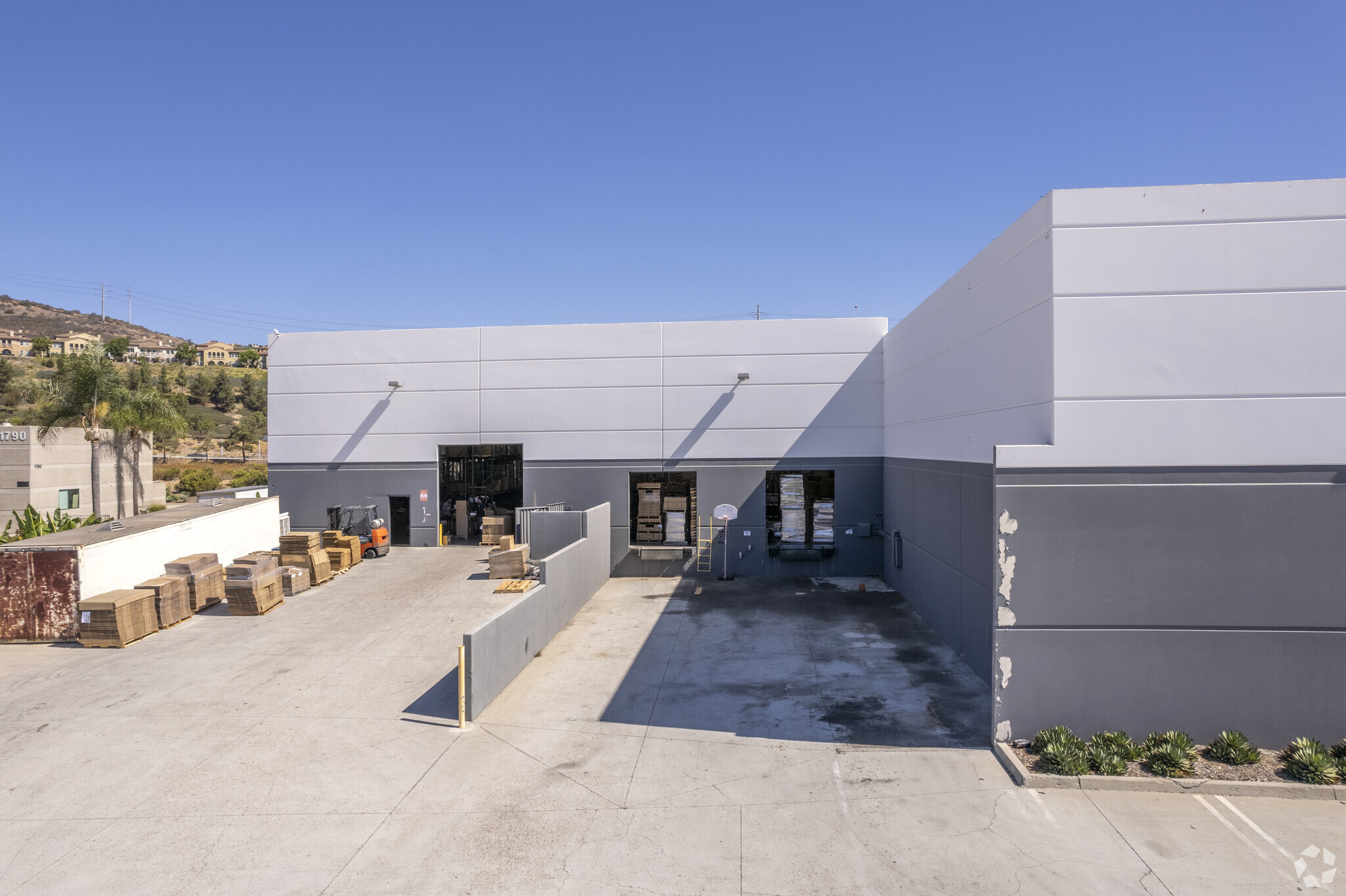 1880 Diamond St, San Marcos, CA 92078 - Flex for Lease | LoopNet