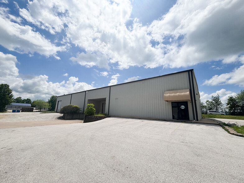 1020 Hawk's Perch Ave, Nixa, MO for lease - Building Photo - Image 1 of 14