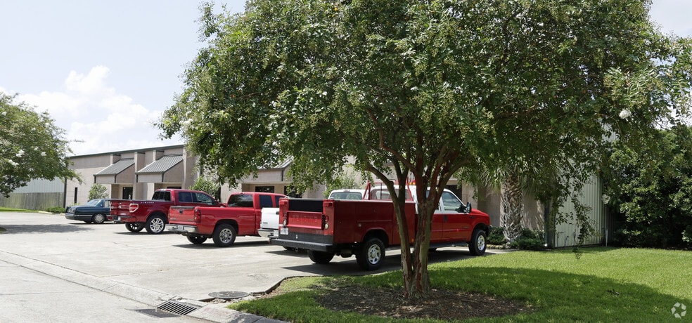 200-210 Pailet Dr, Harvey, LA for lease - Building Photo - Image 3 of 4