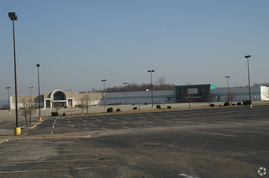 370-520 Dworman Ln, New Castle, PA for sale - Building Photo - Image 1 of 1