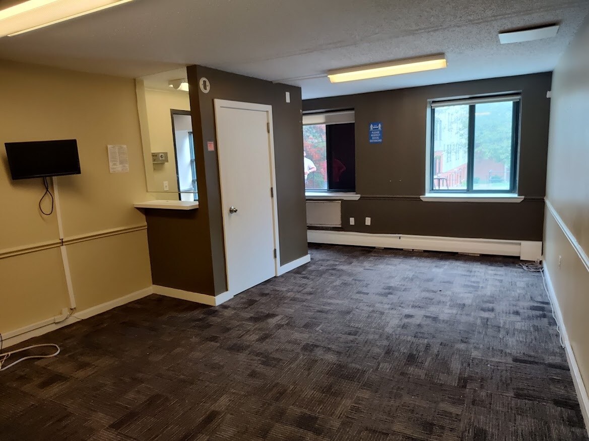 1065-1075 Gerard Ave, Bronx, NY for lease Interior Photo- Image 1 of 5