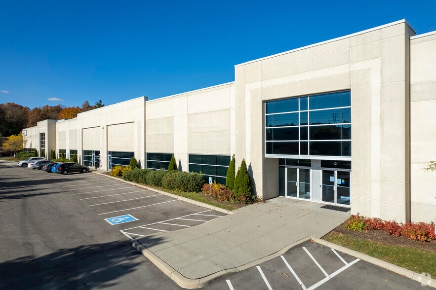 1549 Yorkton Ct, Burlington, ON for lease - Building Photo - Image 3 of 5