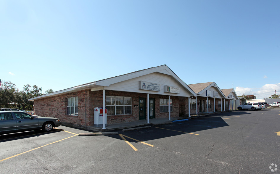 412 Hwy 90, Bay Saint Louis, MS for lease - Primary Photo - Image 1 of 8