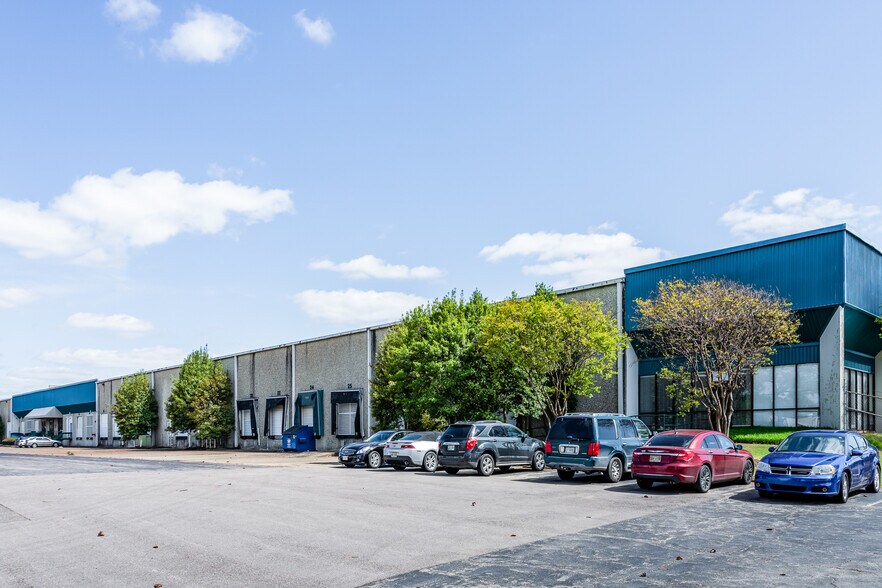 3977-4045 Raines Rd, Memphis, TN for sale - Primary Photo - Image 1 of 1