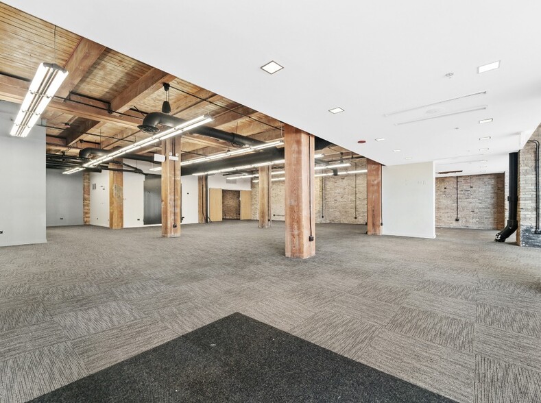 540 N Lake Shore Dr, Chicago, IL for lease - Interior Photo - Image 3 of 15