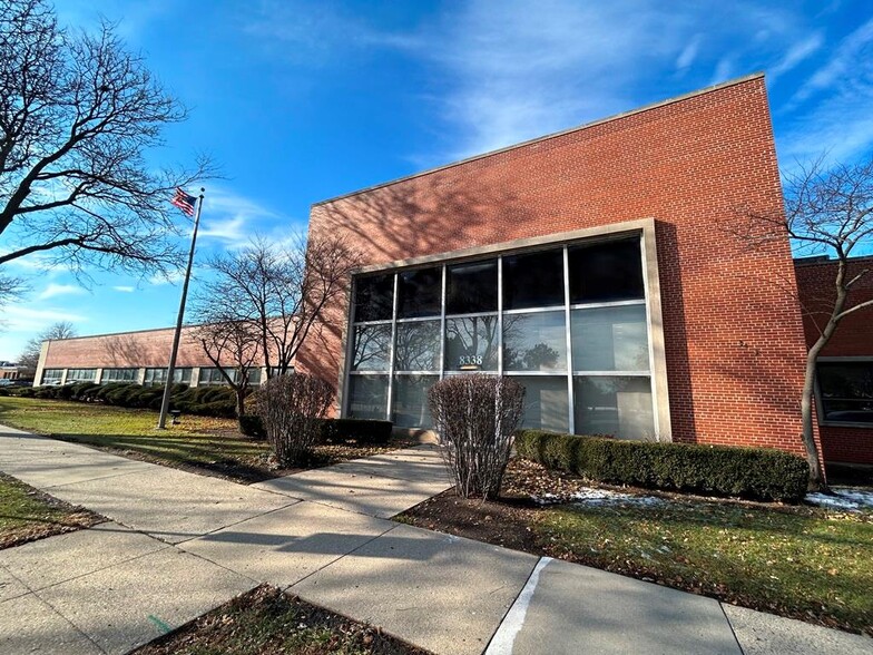 8338 Austin Ave, Morton Grove, IL for lease - Building Photo - Image 3 of 18