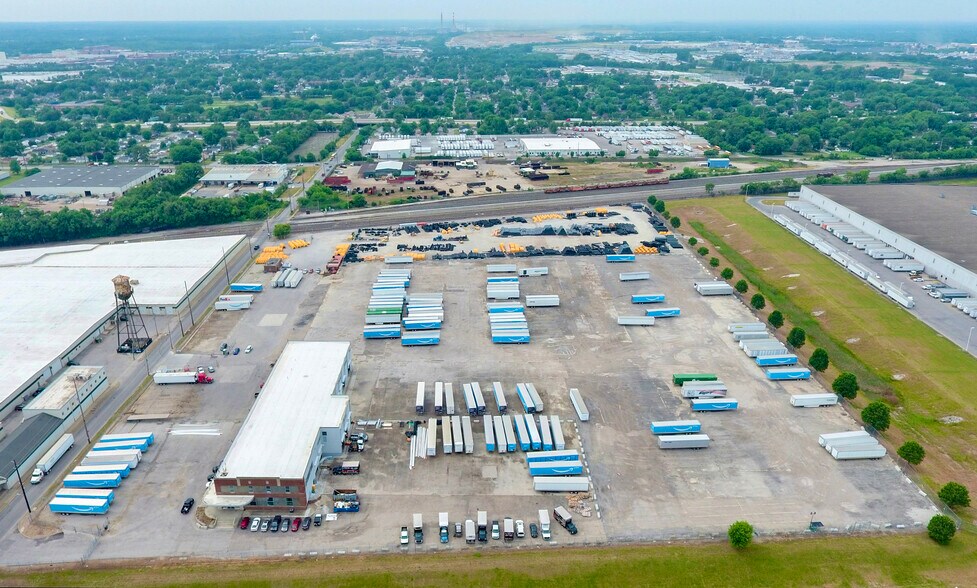 220 S Belmont Ave, Indianapolis, IN for lease - Building Photo - Image 2 of 2