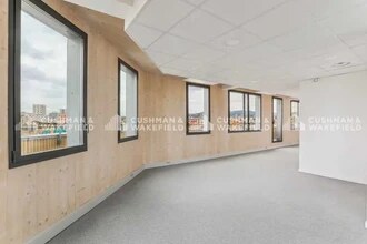 10 Place Bougainville, Marseille for sale Interior Photo- Image 2 of 5