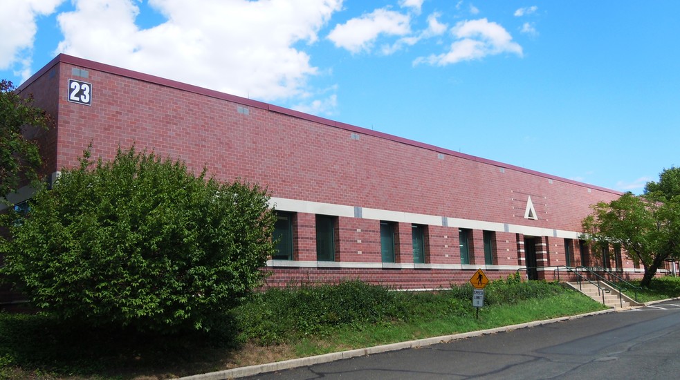 300 Brookside Ave, Ambler, PA for lease - Primary Photo - Image 1 of 2