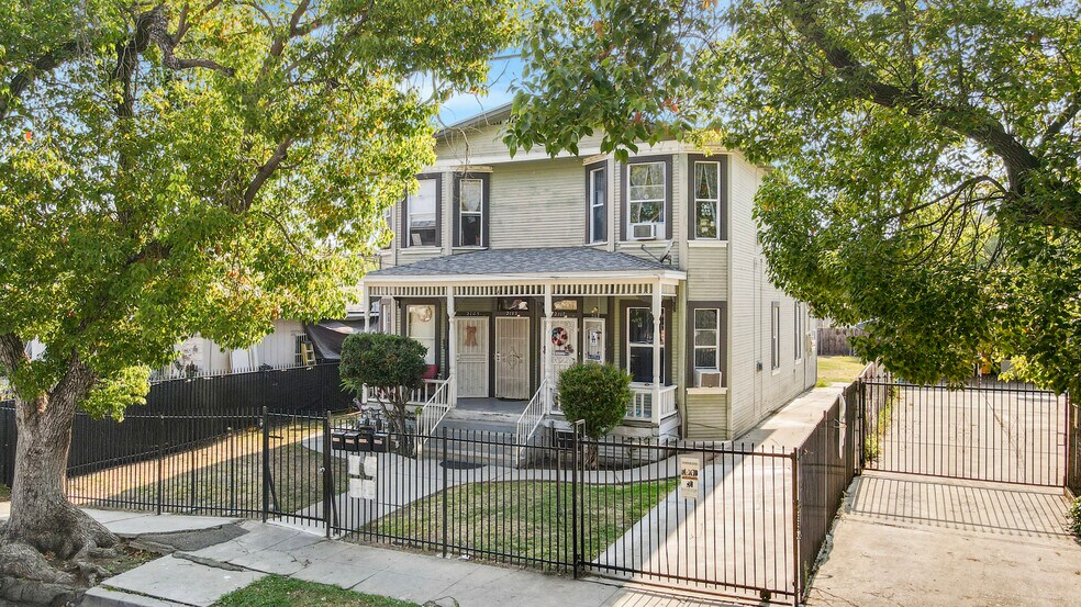 2105 Keith St, Los Angeles, CA for sale - Building Photo - Image 2 of 17