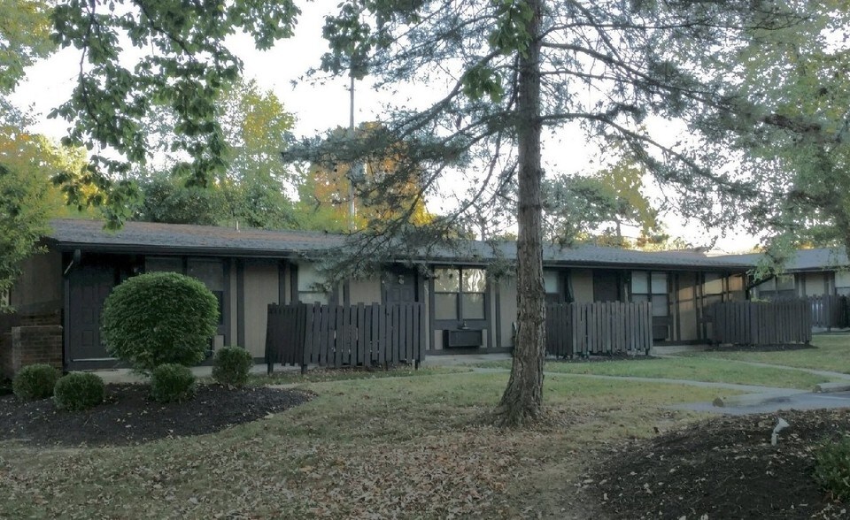 1756 McNaughten Rd, Columbus, OH 43232