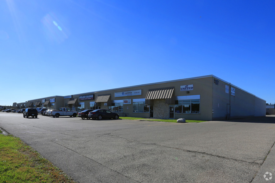 107 Manitou Dr, Kitchener, ON for lease - Primary Photo - Image 1 of 3