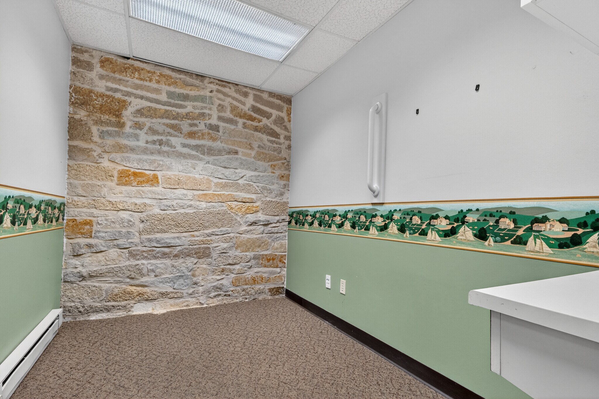 1111 Delafield St, Waukesha, WI for lease Interior Photo- Image 1 of 10