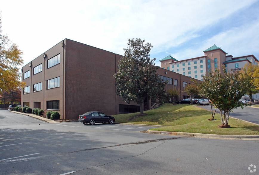 11219 Financial Centre Pky, Little Rock, AR for lease - Building Photo - Image 2 of 9