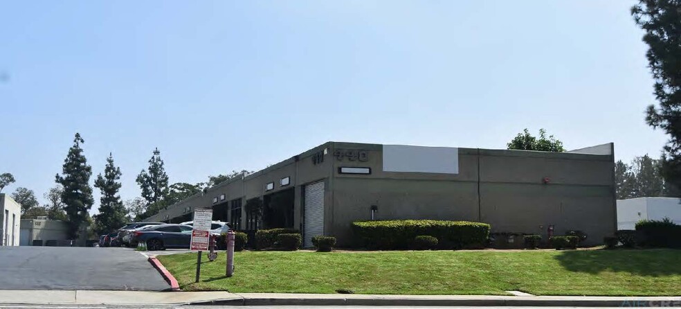 260 W Arrow Hwy, San Dimas, CA for lease - Building Photo - Image 1 of 6