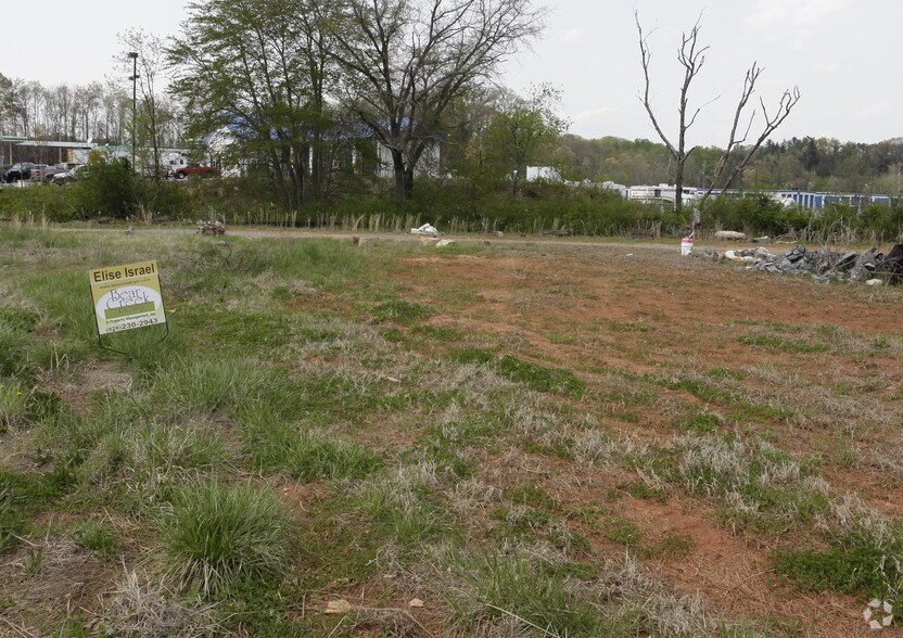 379 Sardis Rd, Asheville, NC 28806