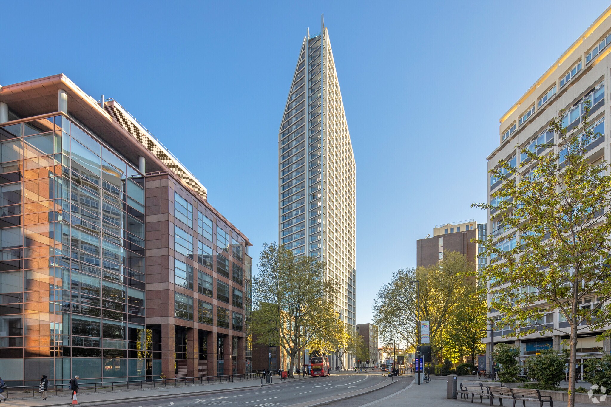 251 Southwark Bridge Rd, London for sale Primary Photo- Image 1 of 1