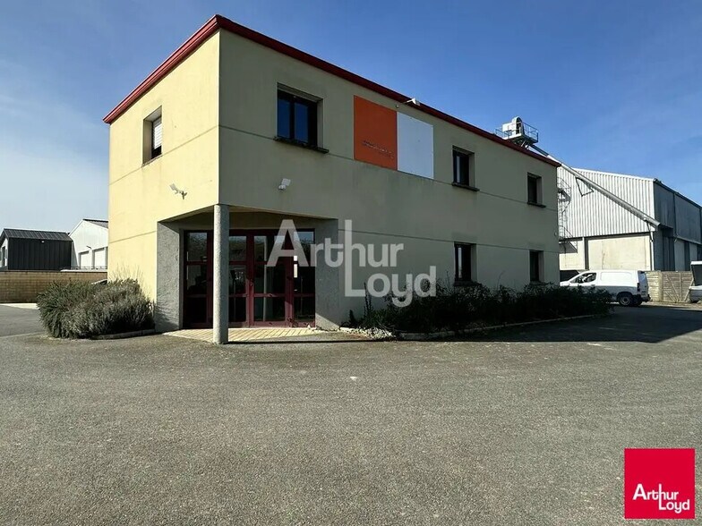 Flex in Corps-Nuds for sale - Building Photo - Image 1 of 6