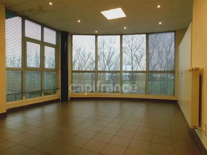 Office in MARLY for lease - Interior Photo - Image 2 of 15