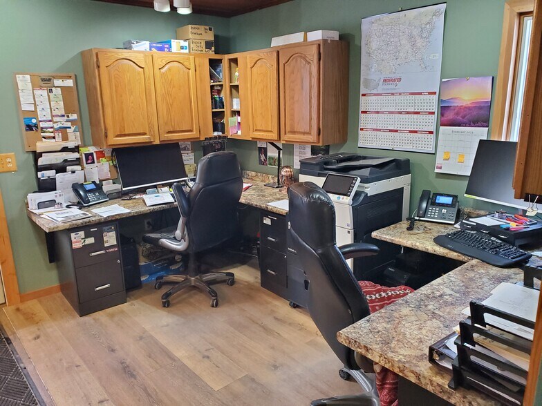 2191 Valley Rd, Honor, MI for sale - Interior Photo - Image 3 of 6