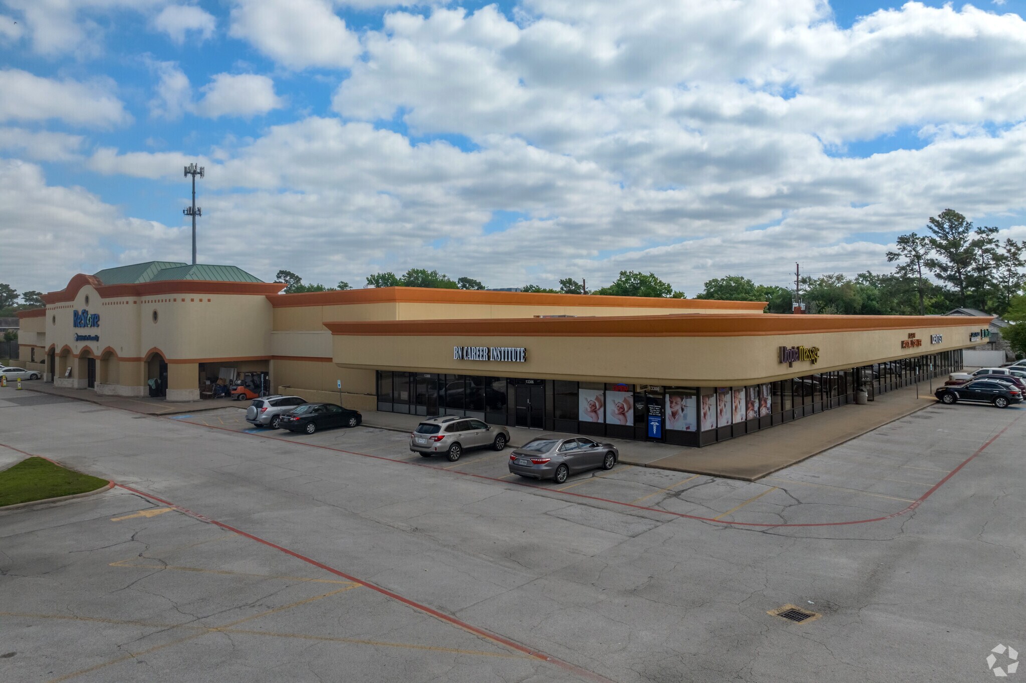 13300-13384 Jones, Houston, TX for lease Building Photo- Image 1 of 5