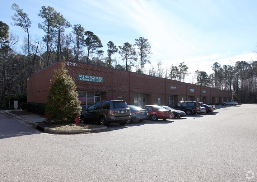 2210 E Millbrook Rd, Raleigh, NC 27604