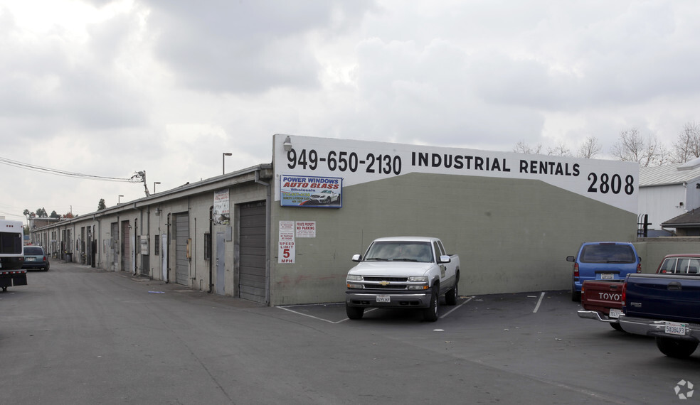 2808 W 5th St, Santa Ana, CA for lease - Building Photo - Image 3 of 7