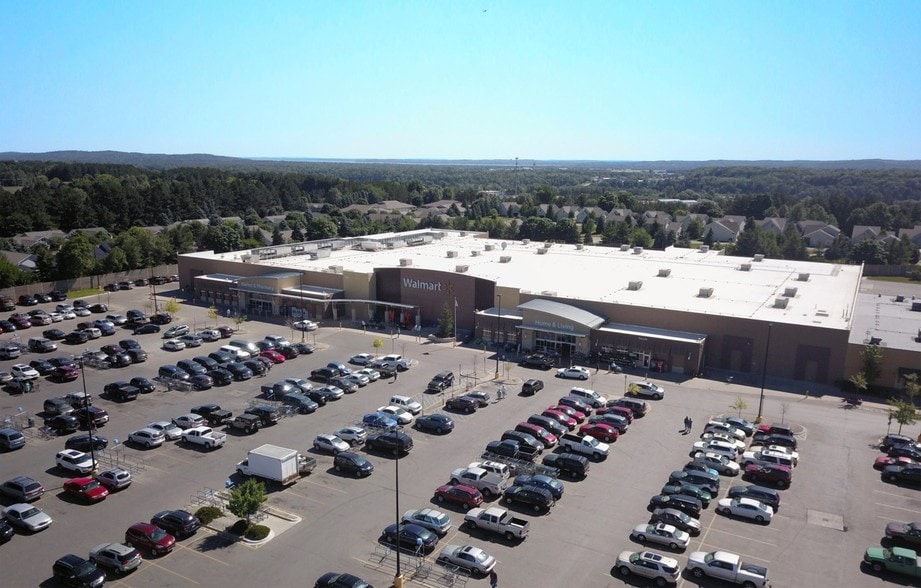 2640 Crossing Cir, Traverse City, MI 49684