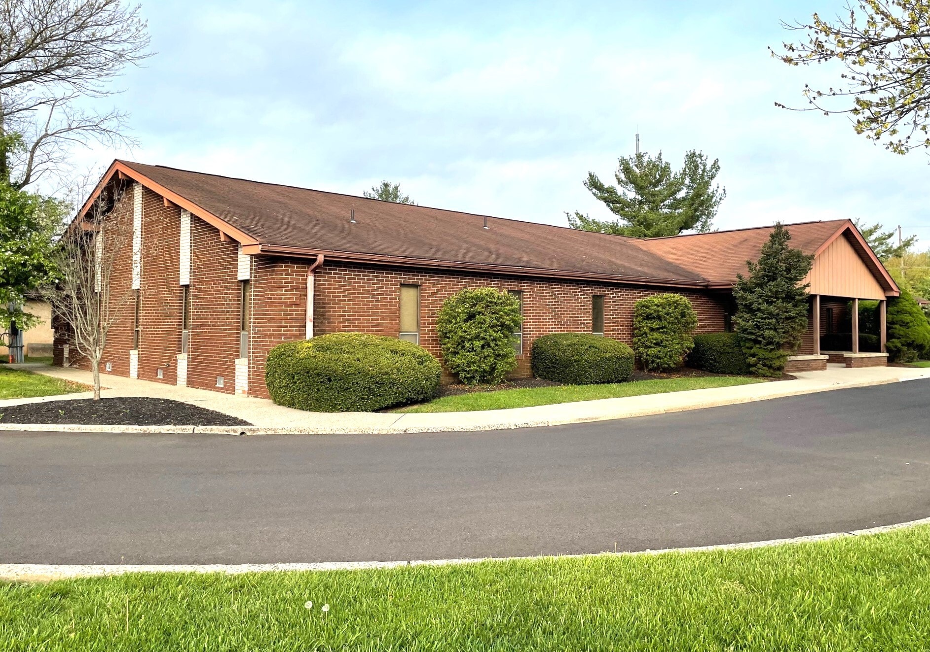 2032 N Broad St, Lansdale, PA for lease Building Photo- Image 1 of 6