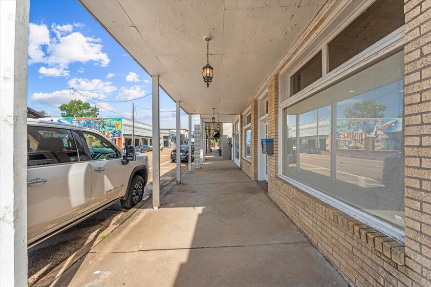 313 E Main St, Humble, TX for sale - Building Photo - Image 3 of 49