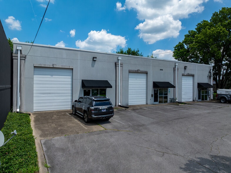 2702-2704 Eugenia Ave, Nashville, TN for lease - Building Photo - Image 2 of 3