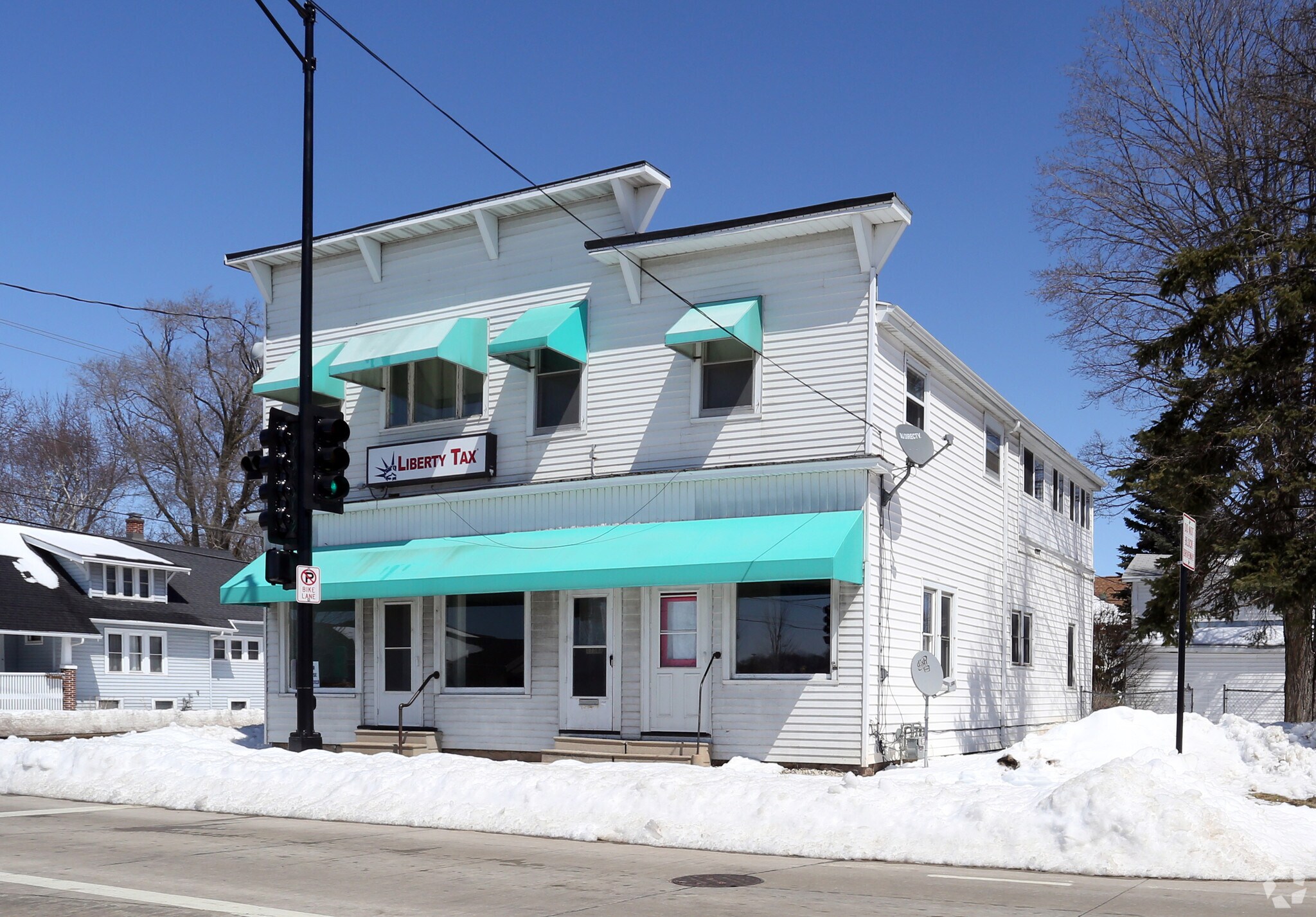 1738 N Main St, Oshkosh, WI for sale Primary Photo- Image 1 of 1