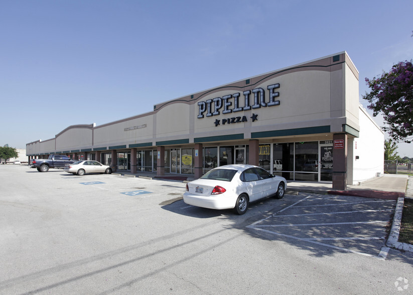 3901-3937 Spencer Hwy, Pasadena, TX for lease - Primary Photo - Image 1 of 5