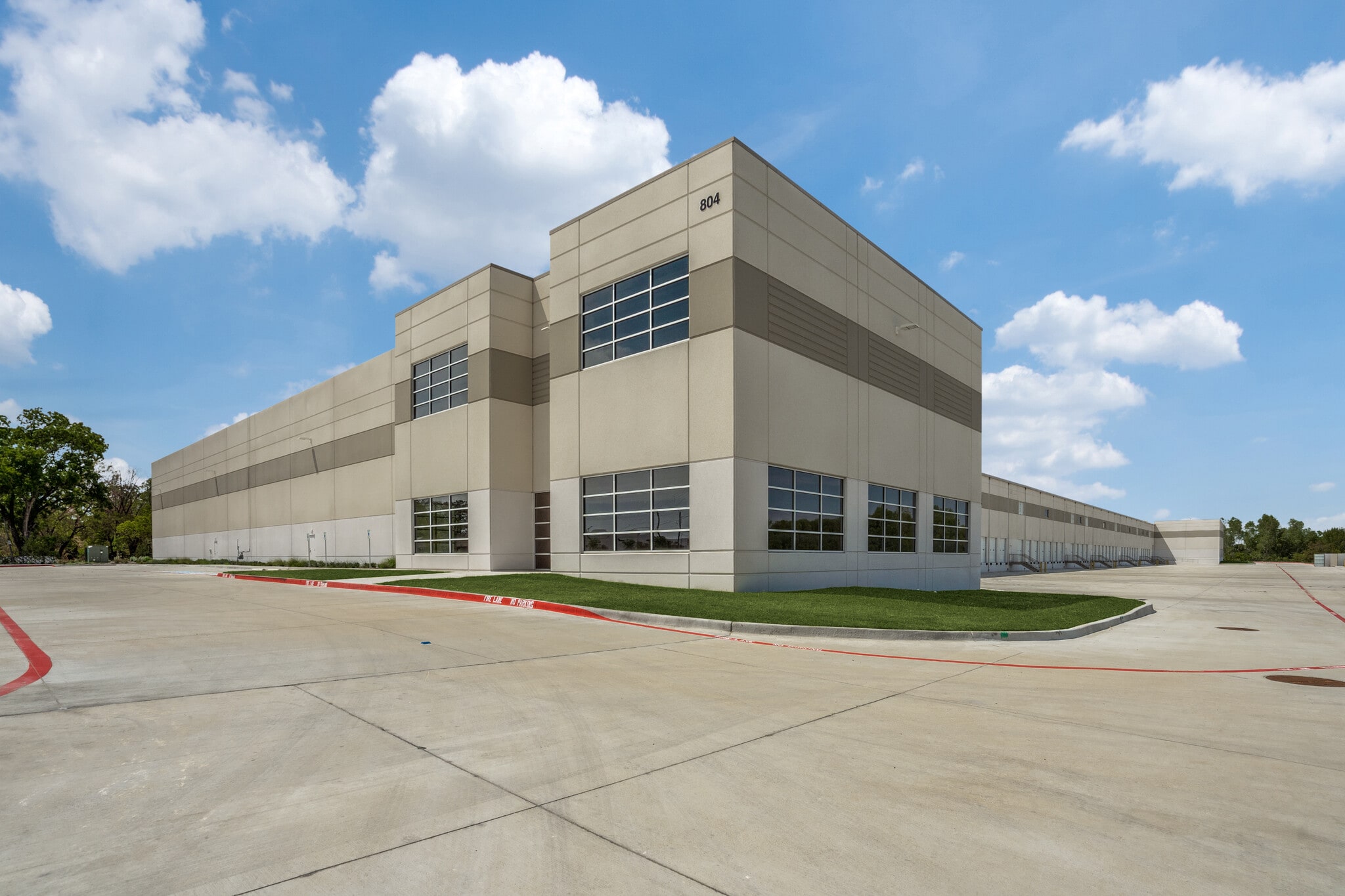 804 W Shady Grove Rd, Grand Prairie, TX for lease Building Photo- Image 1 of 4