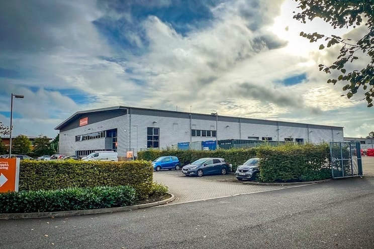 100 Stanhope Rd, Camberley for sale Building Photo- Image 1 of 1