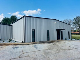 585 Old Georgia Rd, Moore SC - Warehouse