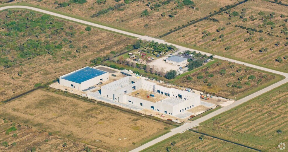 8381 Duffie Dr, Punta Gorda, FL for sale - Building Photo - Image 2 of 3