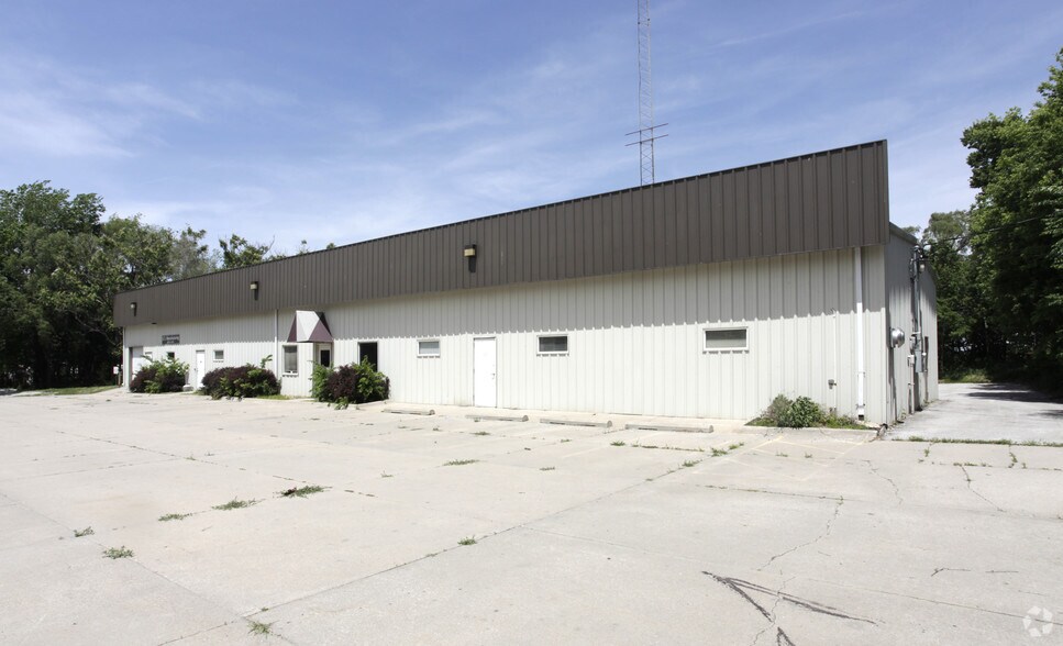 1620 N 20th Cir, Lincoln, NE for lease - Building Photo - Image 2 of 2