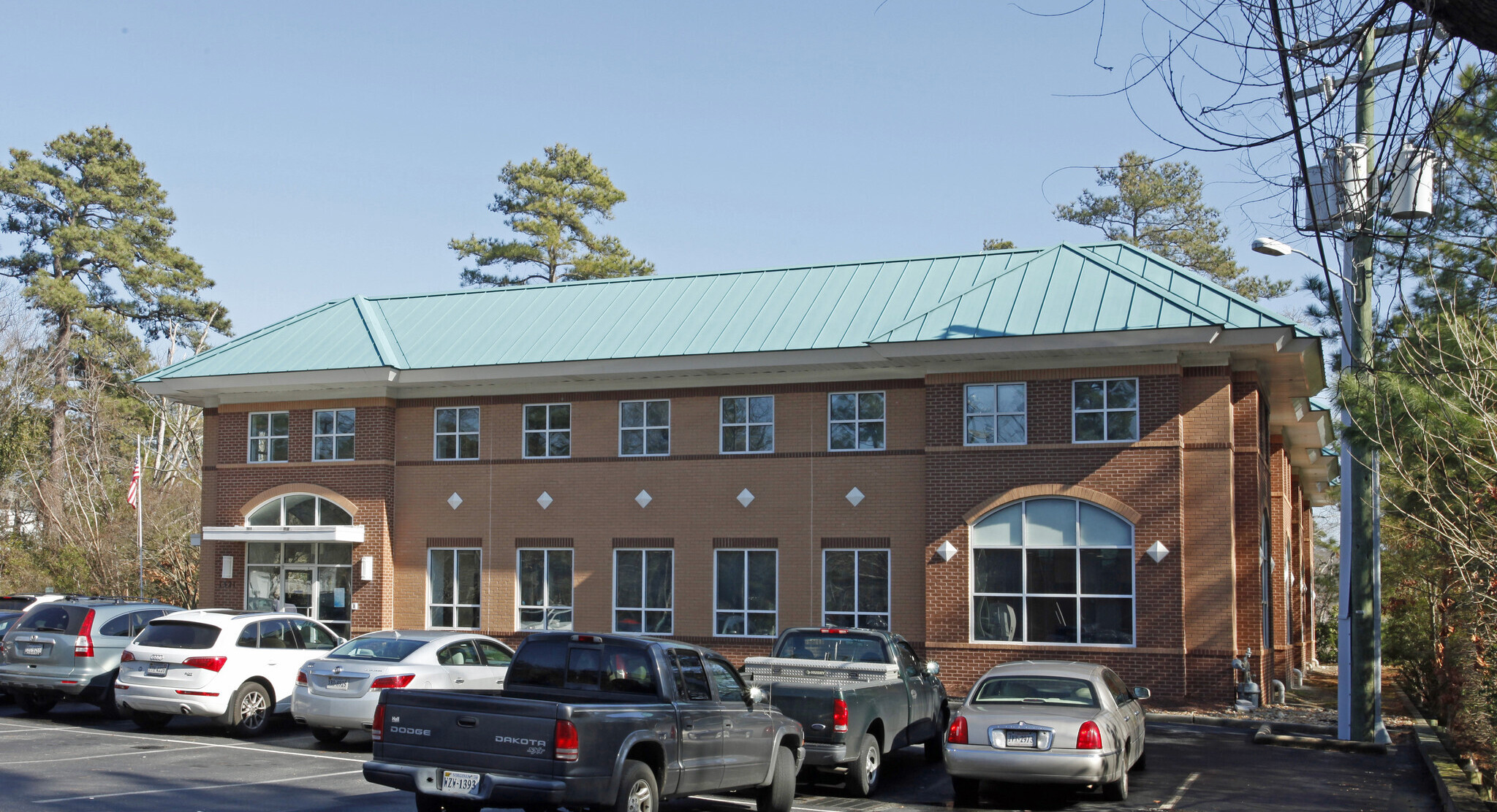 1321 Laskin Rd, Virginia Beach, VA for lease Building Photo- Image 1 of 17