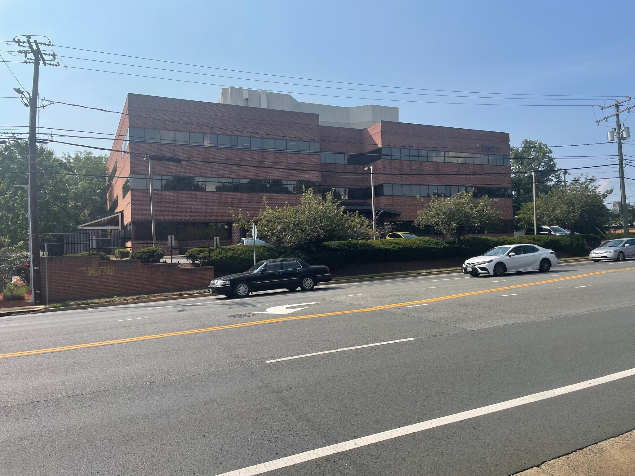 8081 Wolftrap Rd, Vienna, VA for sale Primary Photo- Image 1 of 1