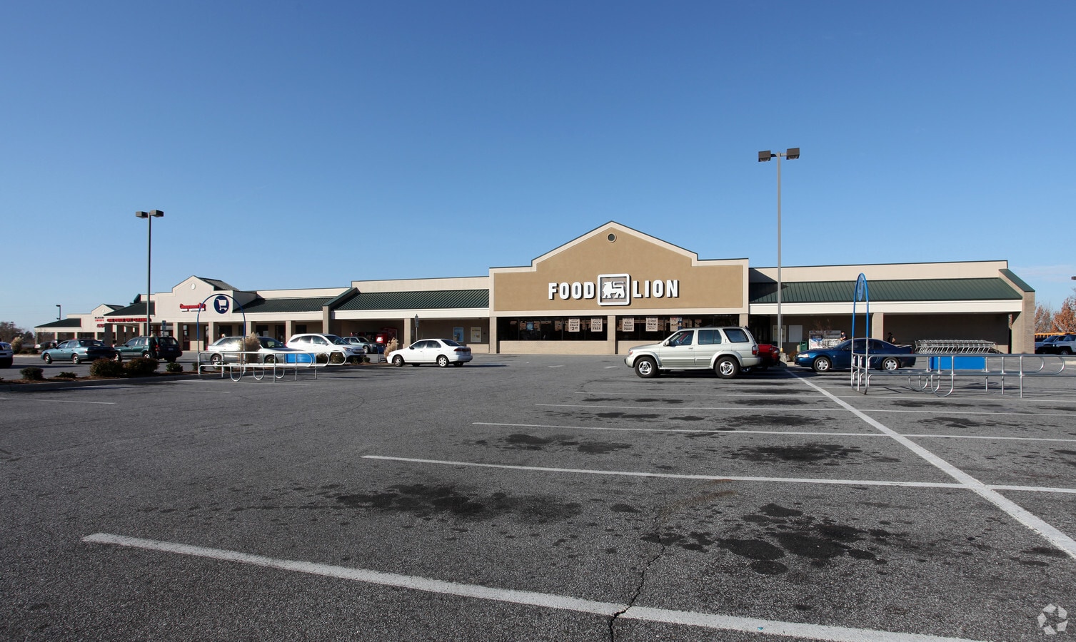 3700 S Memorial Dr, Greenville, NC 27834