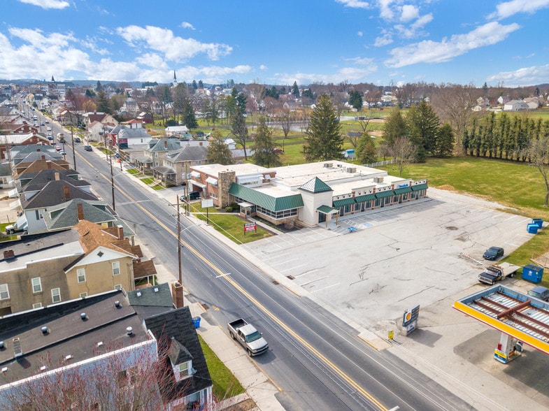 312 N Queen St, Littlestown, PA for lease - Primary Photo - Image 1 of 2