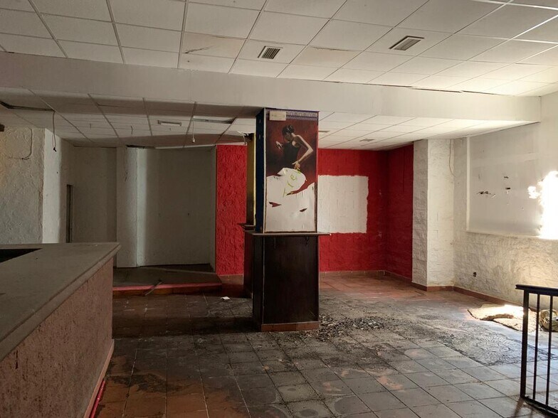 Retail in Espronceda for sale - Building Photo - Image 3 of 9