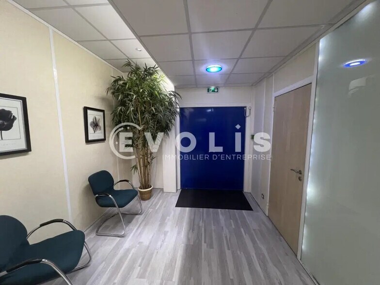 Office in Villiers-sur-Marne for lease - Lobby - Image 3 of 10