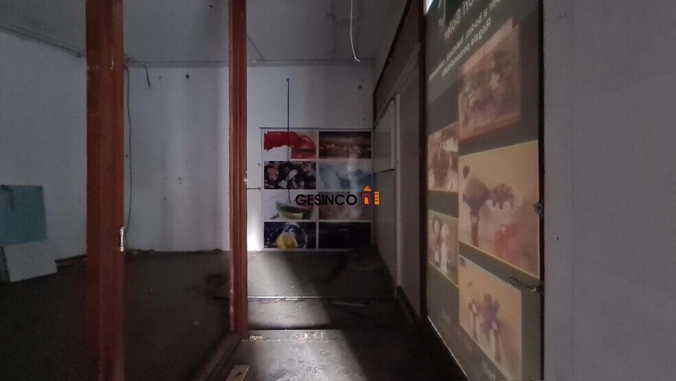 Retail in València for lease - Building Photo - Image 3 of 9