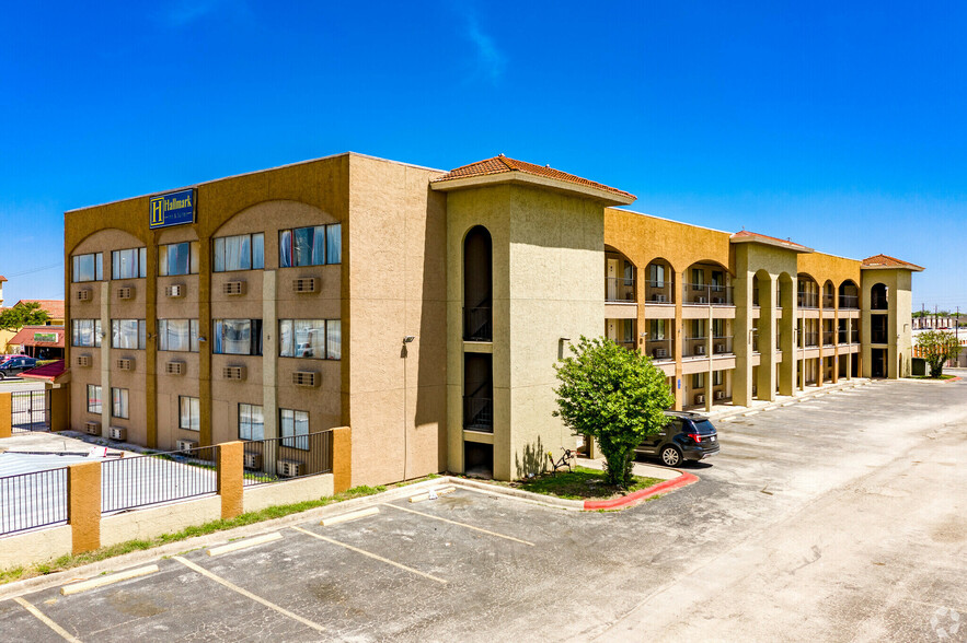 6370 I-35 Fwy, San Antonio, TX for sale - Building Photo - Image 1 of 1