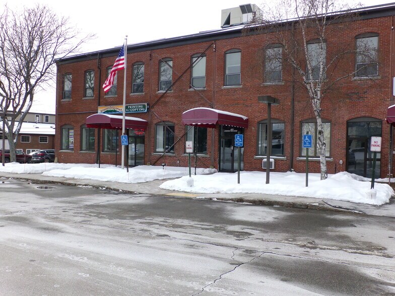 43-71 Beacon St W, Laconia, NH for sale - Primary Photo - Image 1 of 1