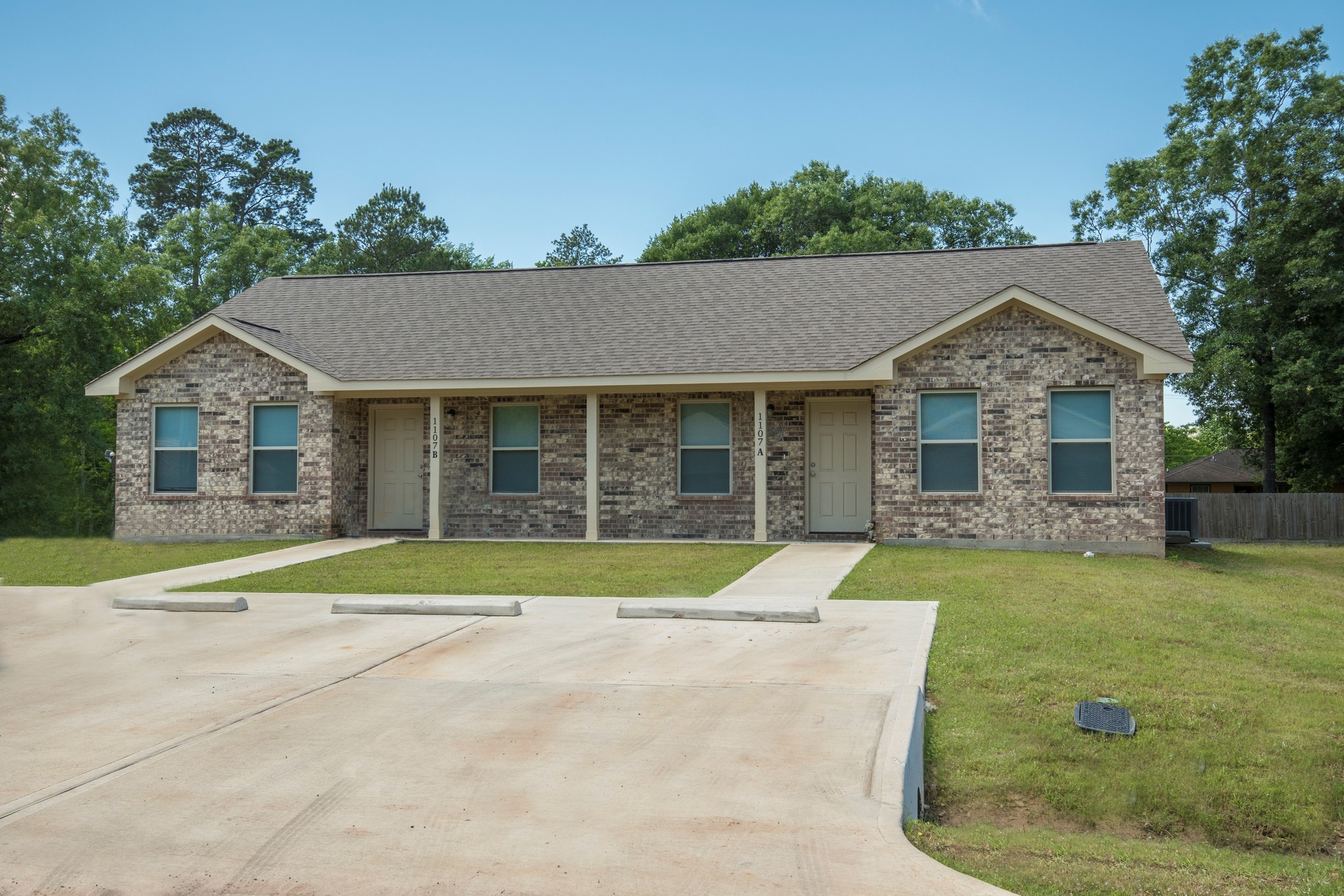 4 Duplex Buildings, Cleveland, TX for sale Primary Photo- Image 1 of 1