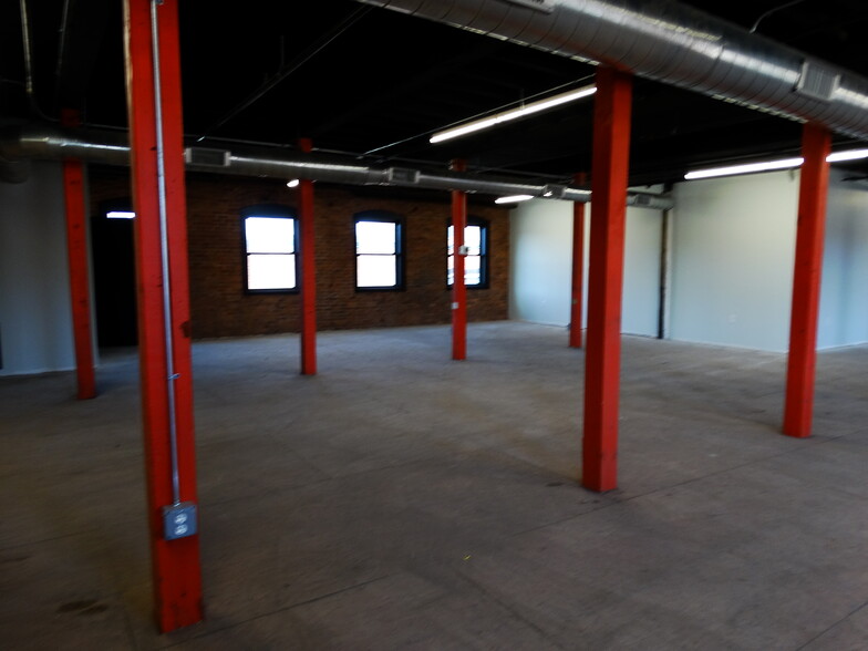 95-99 Prescott St, Worcester, MA for lease - Building Photo - Image 3 of 15